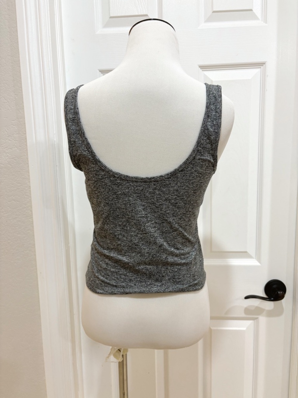Vuori Halo Essential Dreamknit Women's Tank Top Medium - Picture 5 of 5